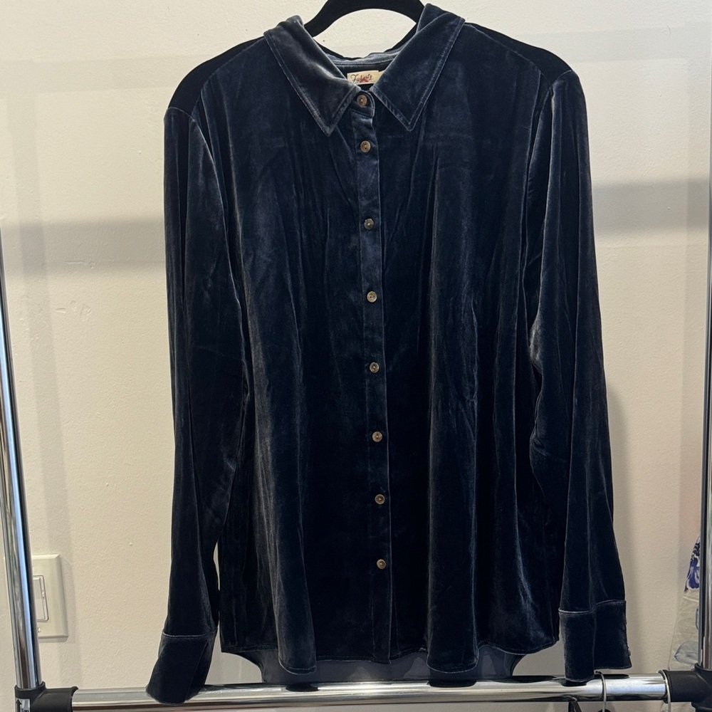 Velvet Button-Up Shirt in Deep Navy